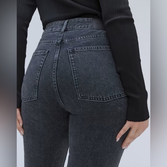 NWOT EVERLANE The Curvy 90s Cheeky Straight Jean Size 27 Crop - Picture 2 of 7
